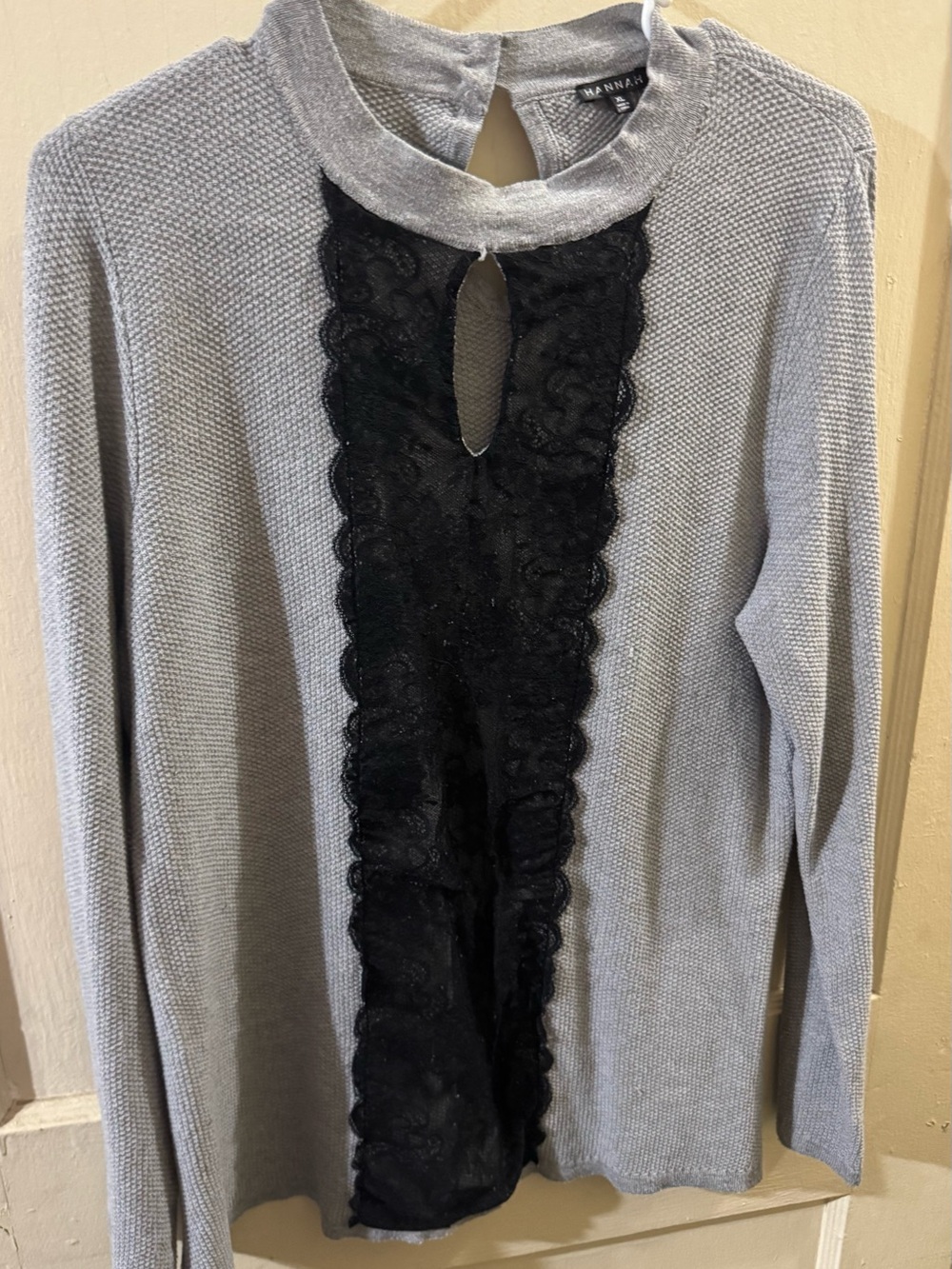 Sweater neckline identification